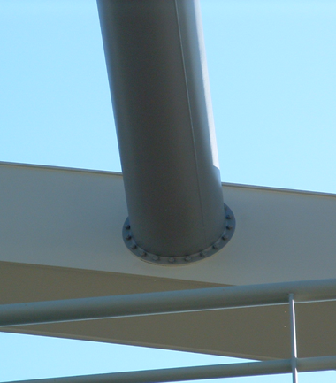 Rigidly connected cross-beam