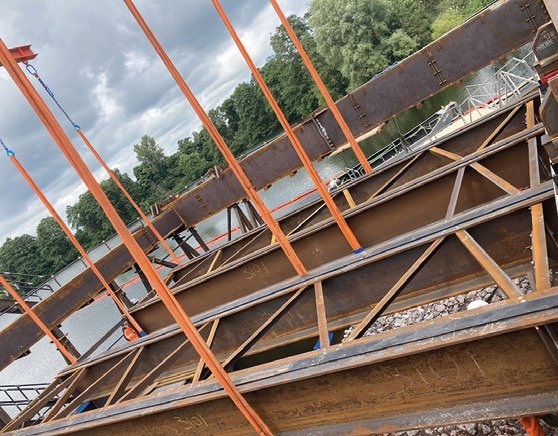 Prefabricated ladder frame modules form the jetties
