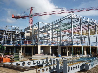 A tower crane at All Saints Academy, Cheltenham (Image courtesy of William Haley Engineering Ltd.)