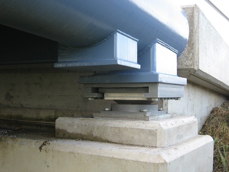 Bearing and jacking point