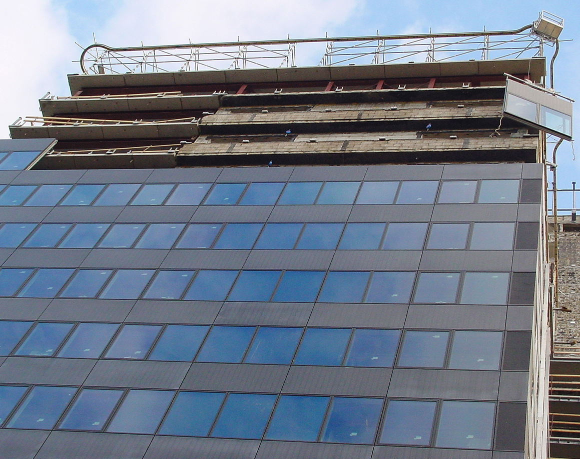 Rail-mounted hoist (Image ©Tractel (UK) Ltd )