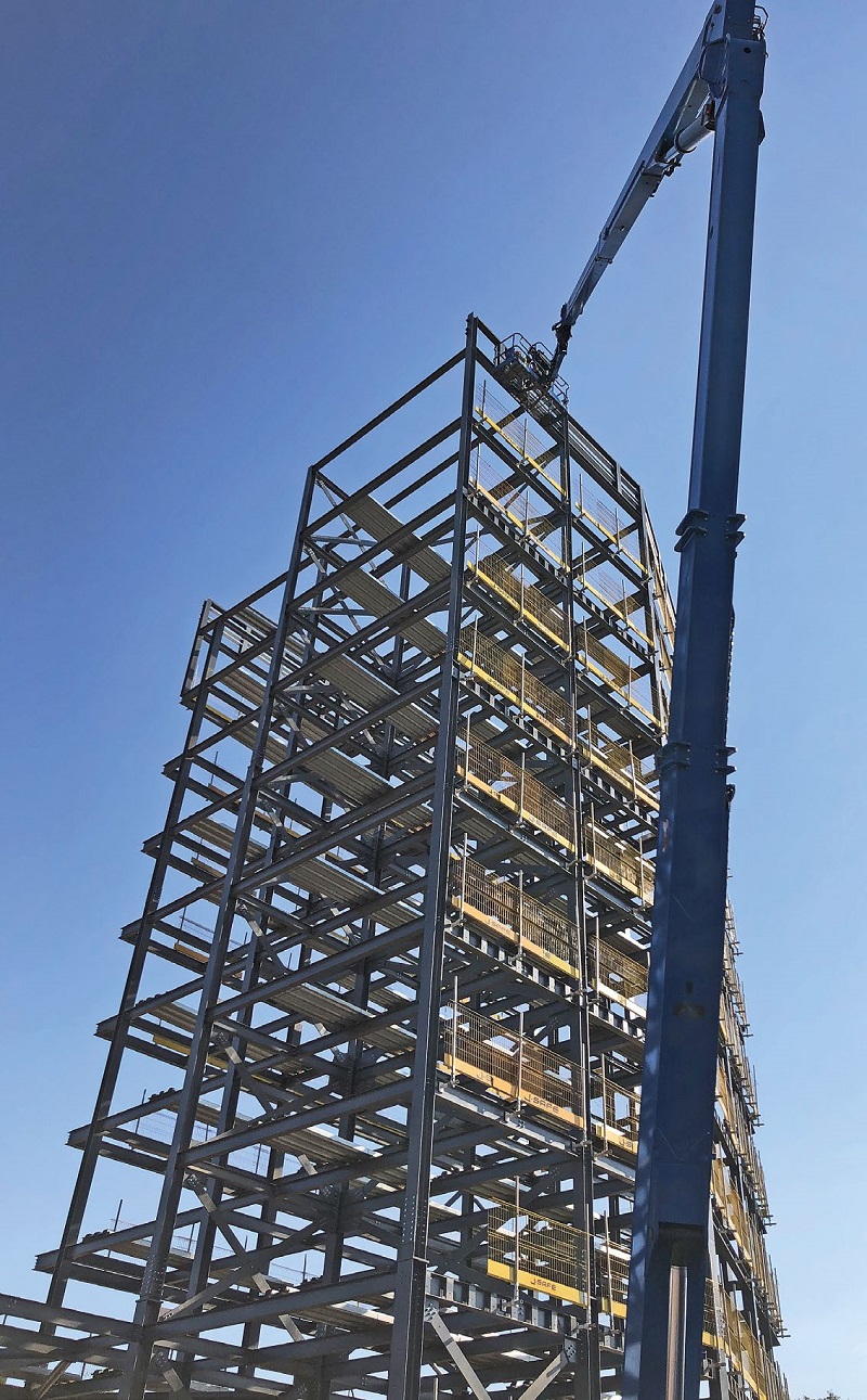 The 12-week steelwork erection programme underway on Regent Plaza's first residential block