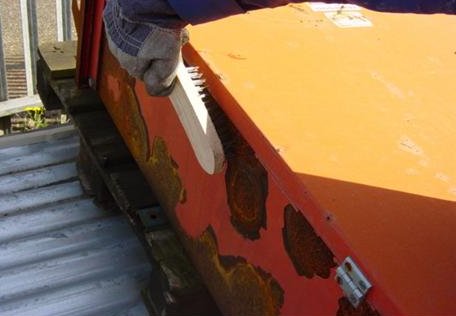 Hand wire brush (Image courtesy of Corrodere/MPI)