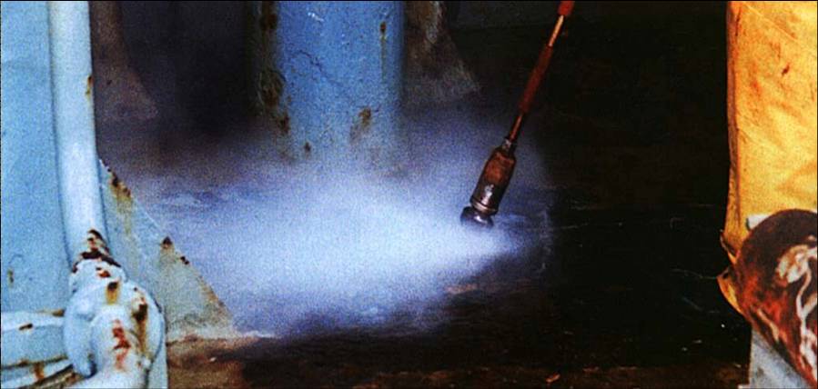 Ultra high water pressure blasting