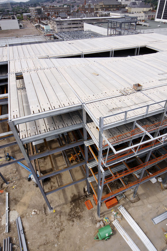 The upper levels of car parking are formed with precast planks installed by Robinson along with the main frame steelwork