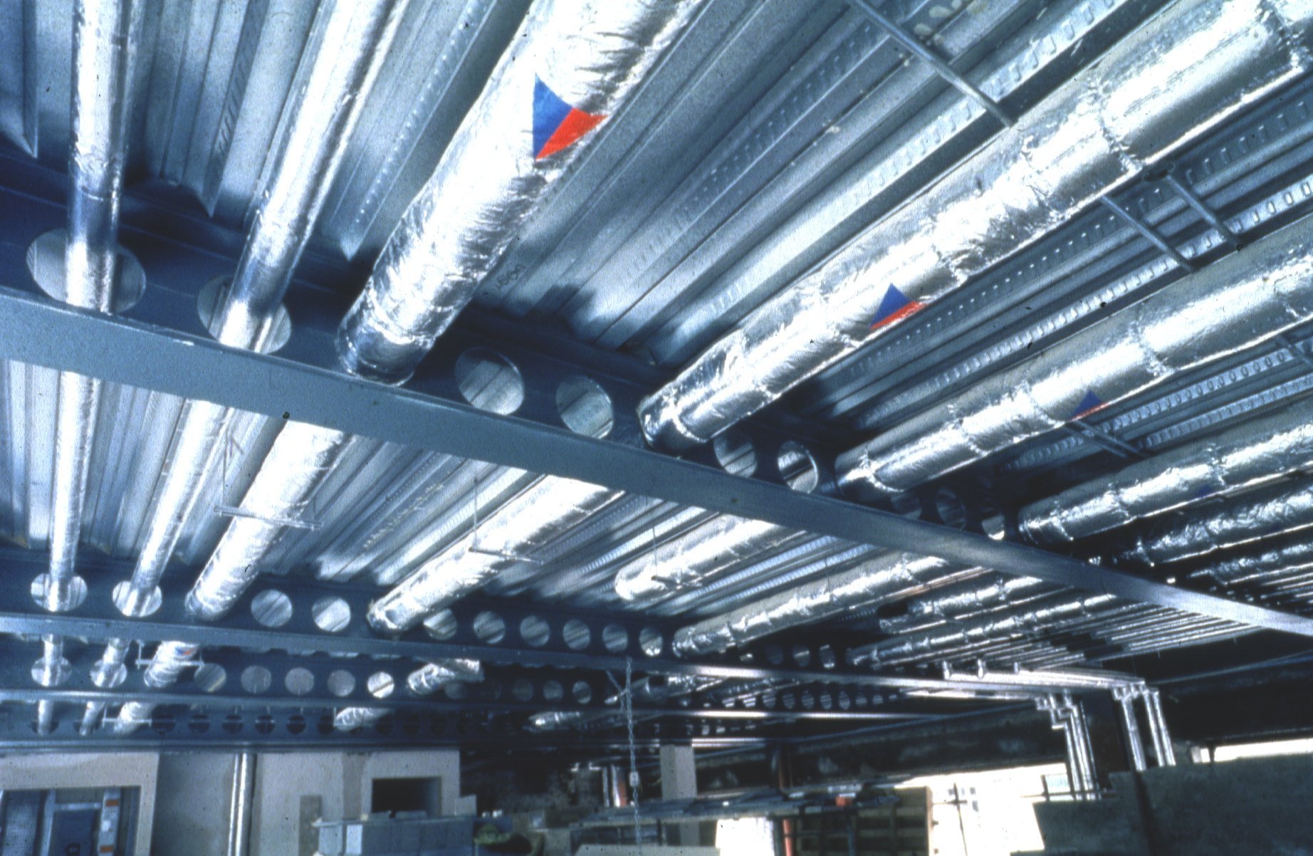Long span cellular beams used as secondary beams