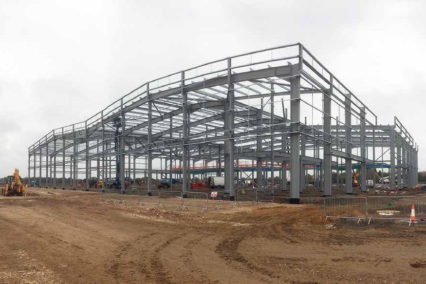 The building has a maximum width of 116m
