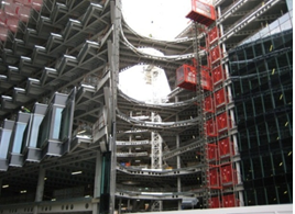 Saw tooth fa&#231;ade and atrium&lt;br&gt;(More London 7)