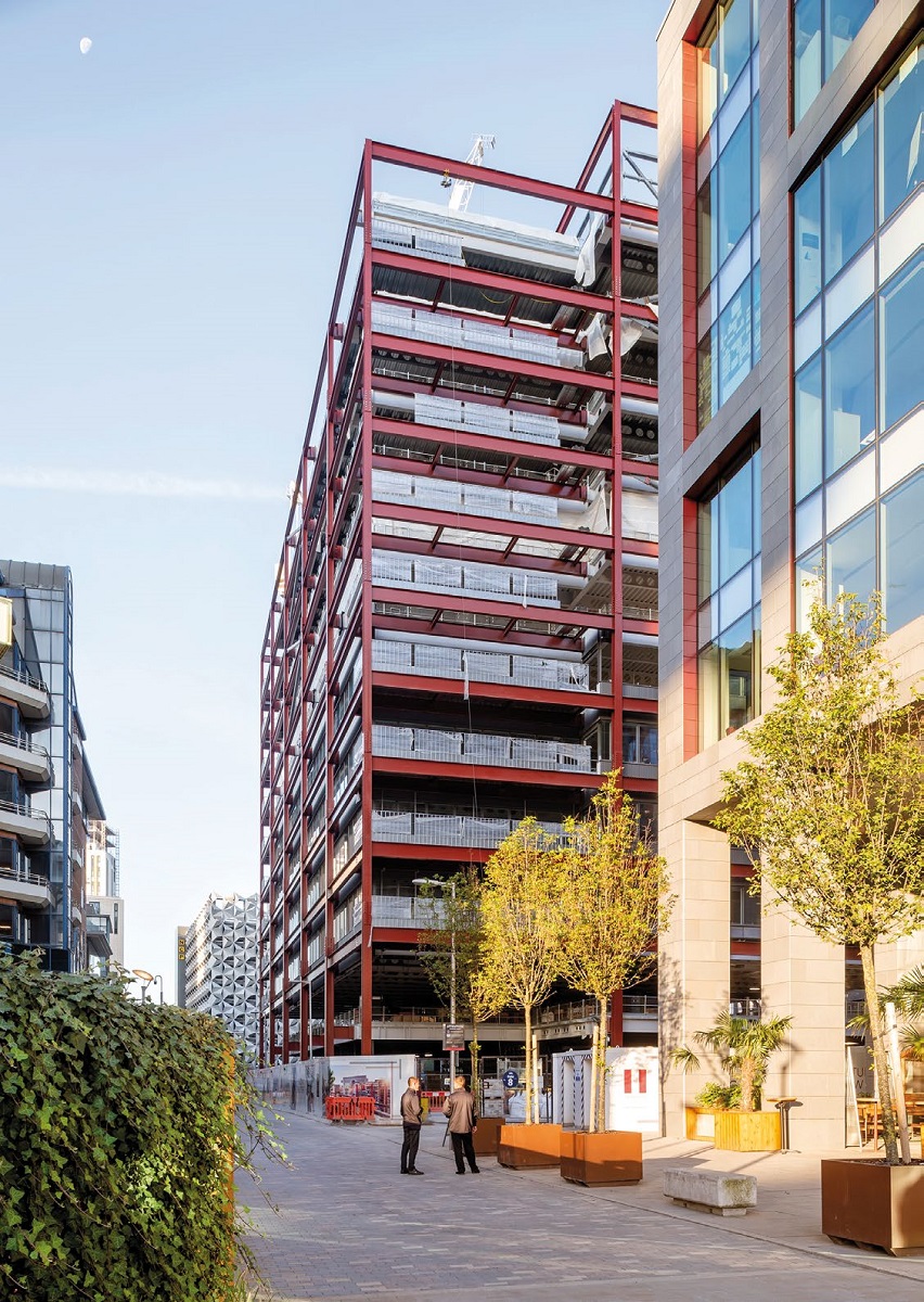 Two New Bailey
takes shape with One New Bailey in the foreground