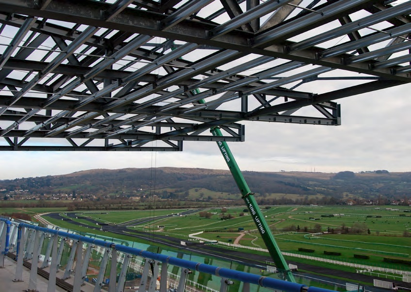 The grandstand is situated on the brow of a hill and offers views over the entire racecourse