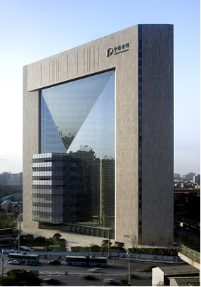 Beijing Poly Plaza&lt;Br&gt;&#39;&#39;(Image courtesy of Tim Griffiths, Skidmore, Owings &amp; Merrill LLP)&#39;&#39;