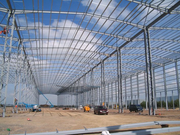 Purlins and side rails on a portal frame&lt;br/&gt;&#39;&#39;(Image courtesy of Caunton Engineering Ltd.)&#39;&#39;