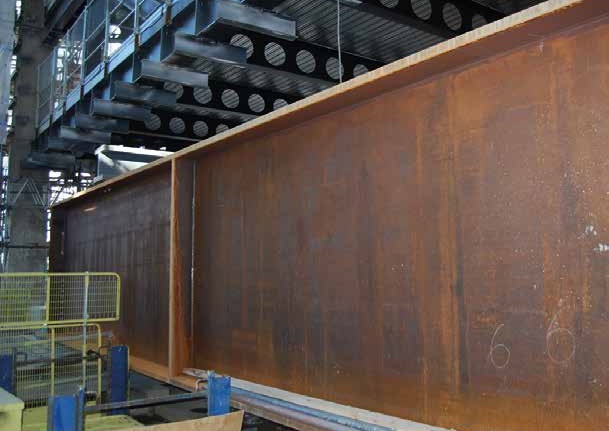 Large temporary beams were needed for the construction of Building B to span over the basement works