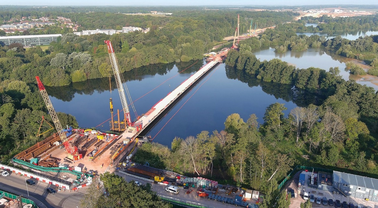 The jetties provide construction platforms and access routes for materials and equipment