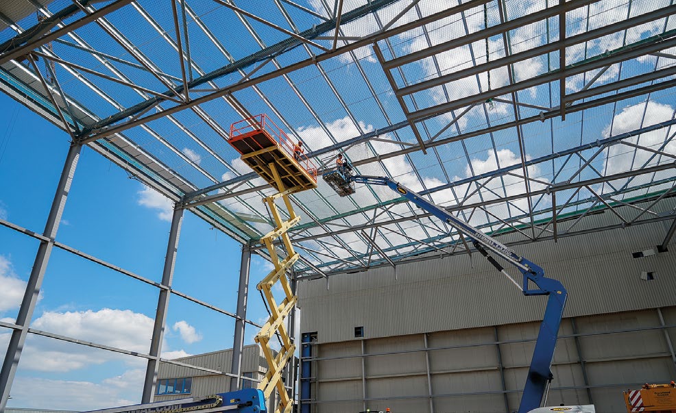 Main columns are up to 27m-high