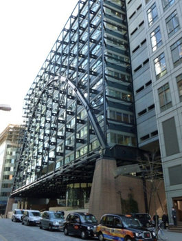 Expressed arch structure supporting Exchange House over Liverpool Street Station, London