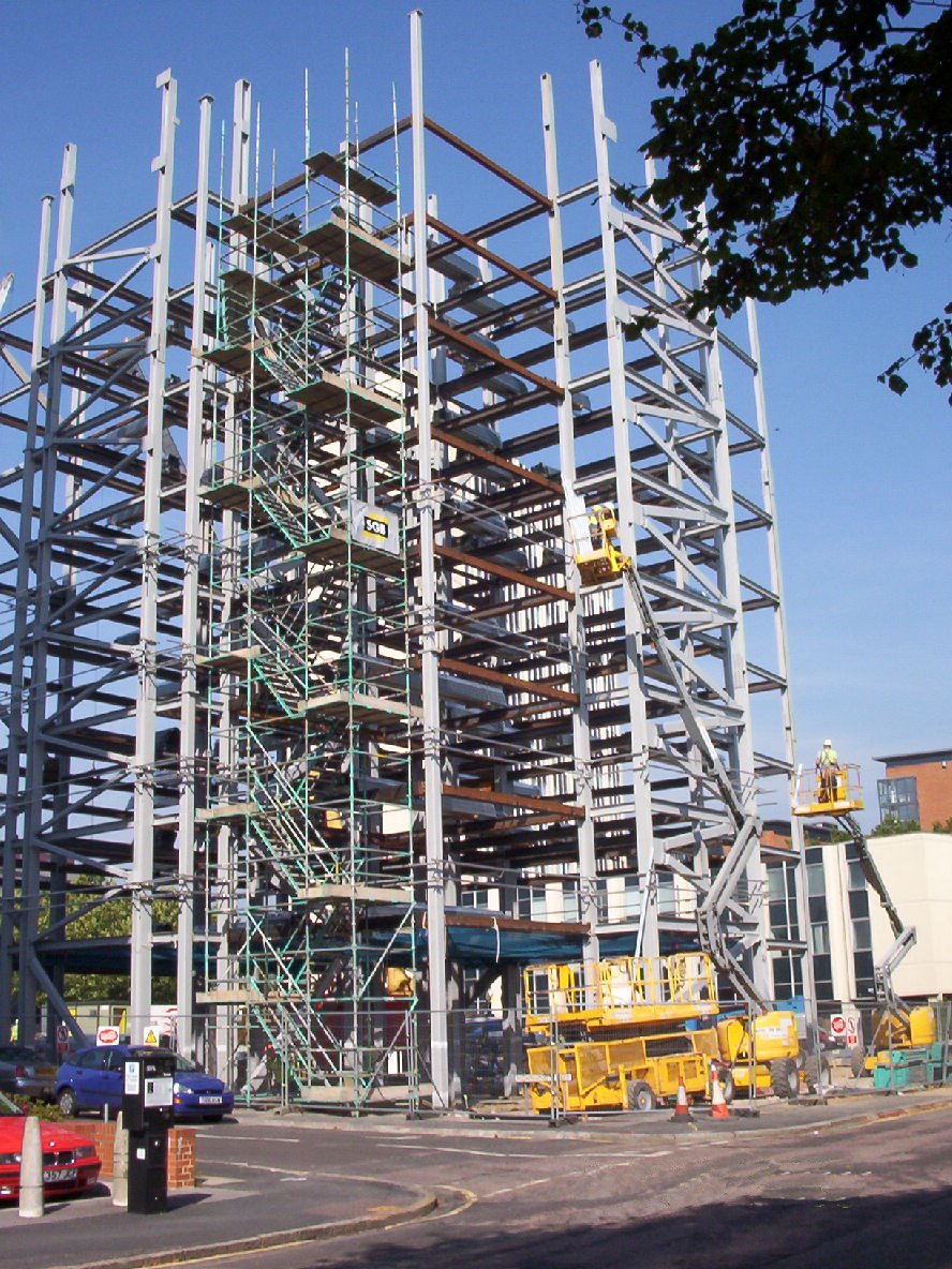 Vertical bracing in a multi-storey building