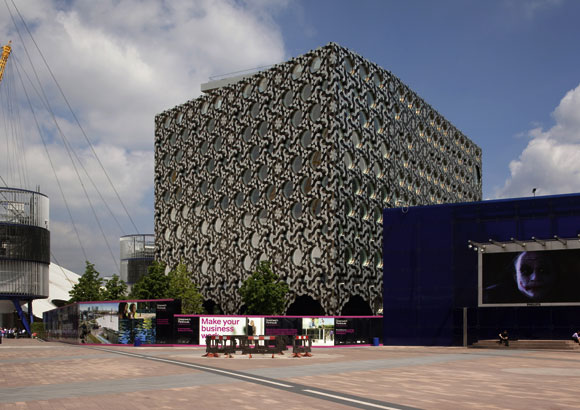 The college’s fa&#231;ade  features highly graphic Penrose tiling