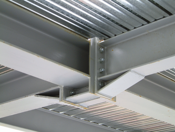 Moment connection on secondary and primary beams