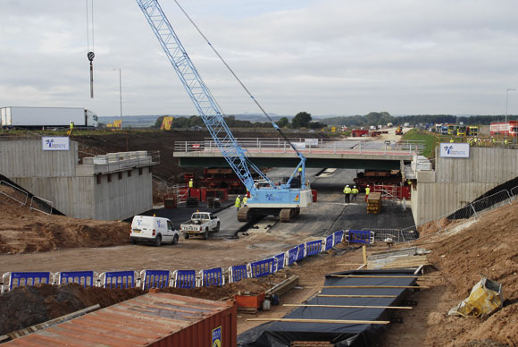SPMTs transported the steel bridge deck at Blyth 200m from its assembly point to its final position