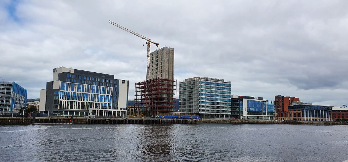 Overlooking the city
waterfront, the wider City Quays development has used steel to form two previous office blocks and a car park