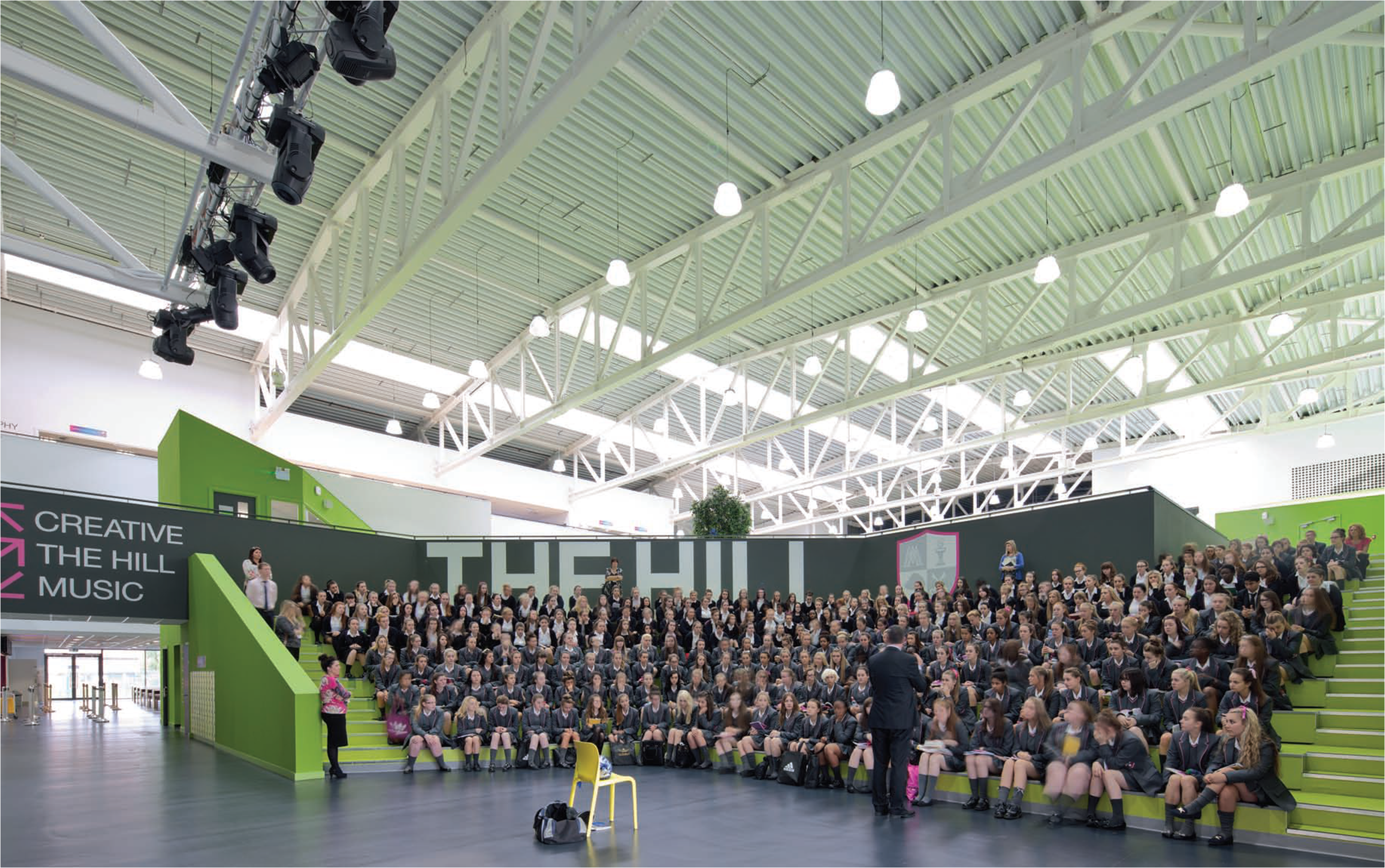 The column-free interior space gives maximum flexibility for configuration of school space and future alternative uses