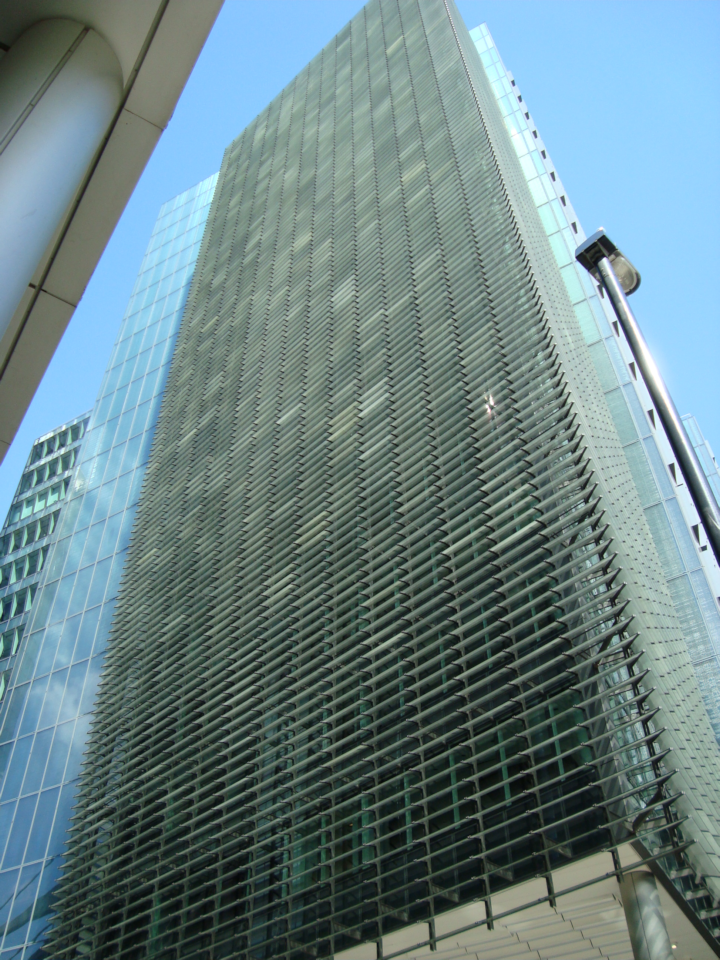 Horizontal glass louvres