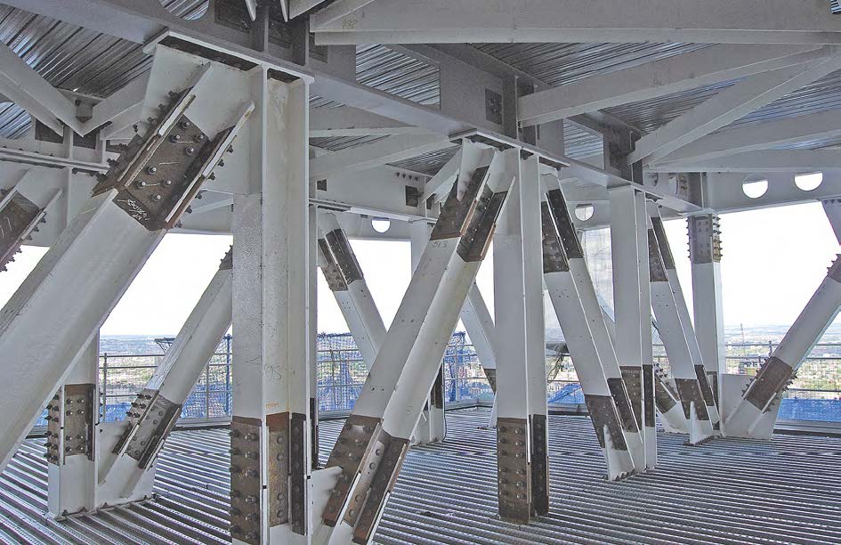 Outrigger truss positioned on Level 41