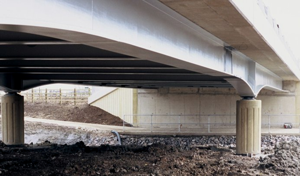 Ladder deck bridge with haunched main girders&lt;br&gt;&#39;&#39;Semmington Brook Bridge,&lt;br&gt;(Image courtesy of Arup)&#39;&#39;