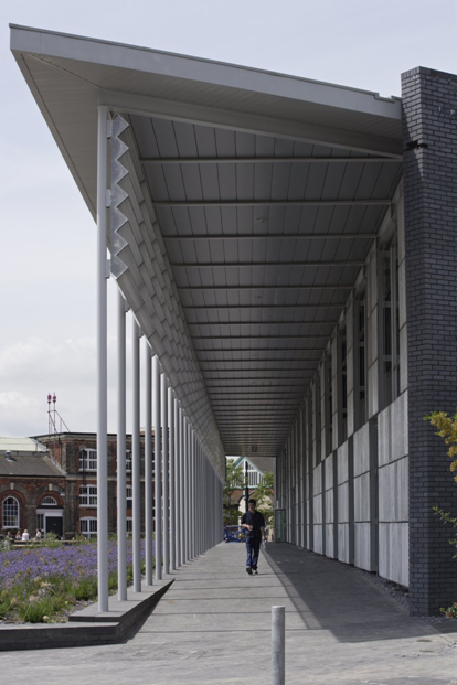 Solar shading using projecting roof with external tubular columns, Heelis building, Swindon (Image courtesy of Simon Doling/Feilden Clegg Bradley Architects. Copyright Simon Doling/Feilden Clegg Bradley Architects)