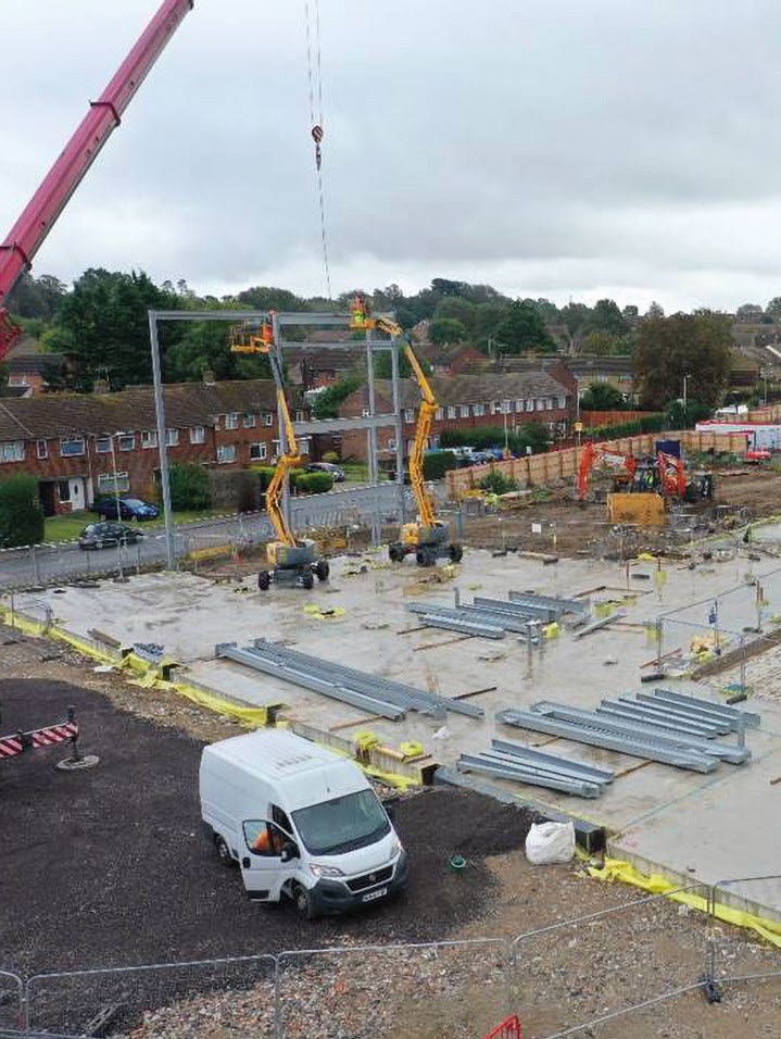 The project’s first steel elements are lifted into place