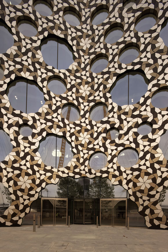 Close up on the Penrose tiling