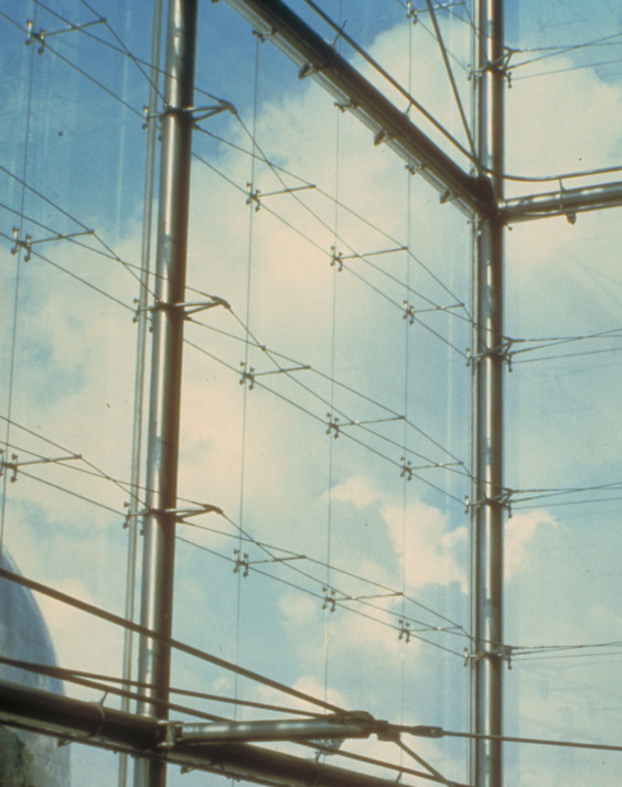 Point-fixed glazing, Les Serres&lt;Br&gt;&#39;&#39;(Image courtesy of RFR)&#39;&#39;