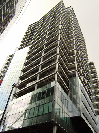 Installation of curtain walling cladding at Ropemaker Place, London