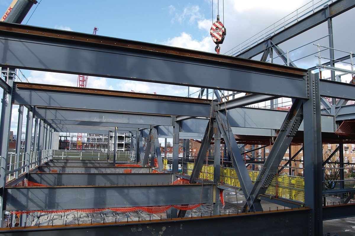 The leisure centre contains a number of open-plan column-free areas on each floor