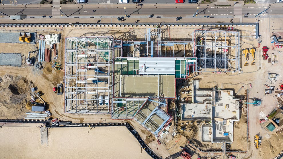 The steel erection programme was split into two phases, which allowed the excavation of the pools and the steelwork erection to progress simultaneously