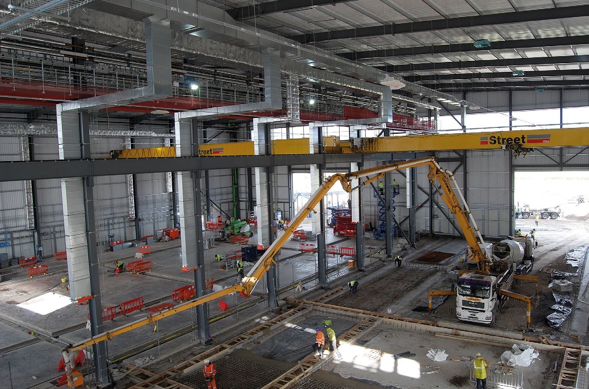 The 60m-wide structure is divided into two parts by a row of valley columns