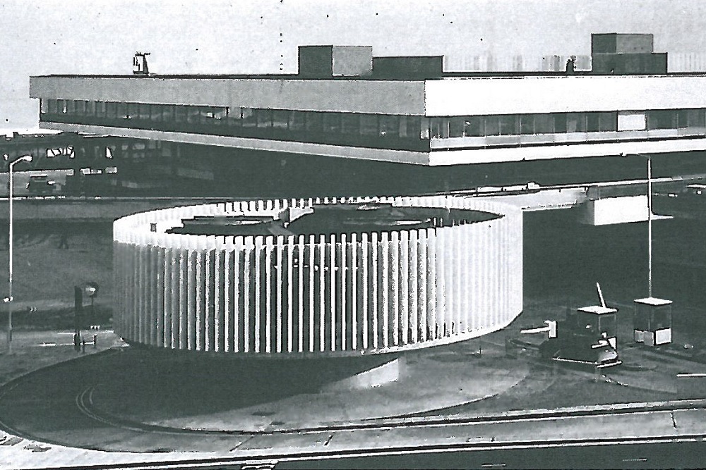 &lt;a href=&quot;/media/serve/de115bc2-8f5a-4d40-8c1d-d30d265451ea&quot;&gt;Terminal 1, Heathrow Airport&lt;/a&gt;