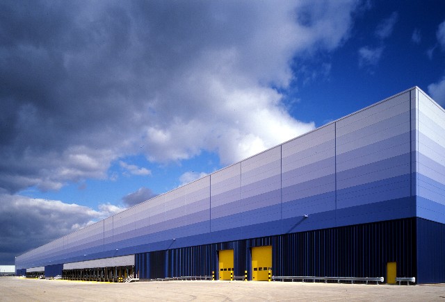 Steel framed, steel clad single storey distribution warehouse building