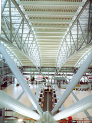 Curved triangular truss at Hamburg airport