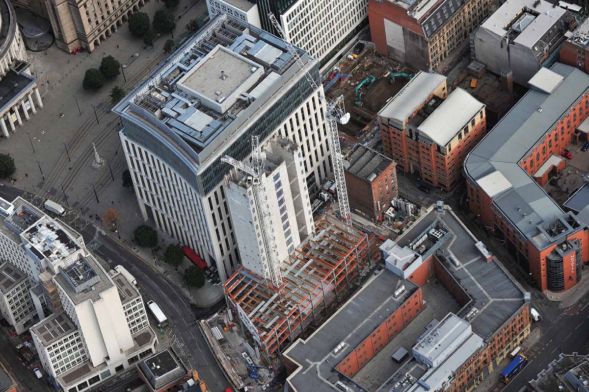 The project fits into a confined city centre site