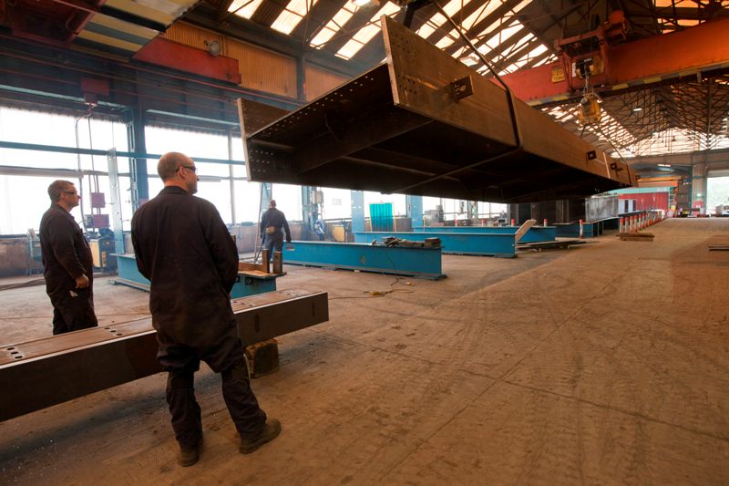Handling steelwork in the factory&lt;br/&gt;&#39;&#39;(Image courtesy of Mabey Bridge Ltd.)&#39;&#39;