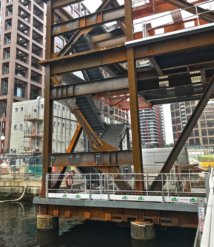 Temporary bracing was used throughout