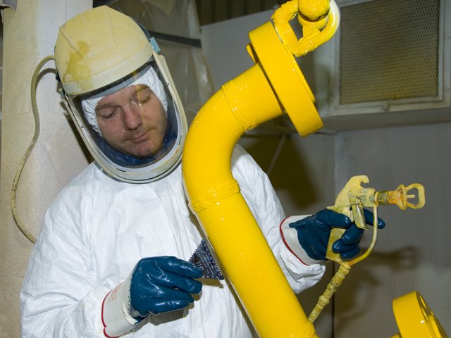 Measuring wet film thickness with a comb gauge