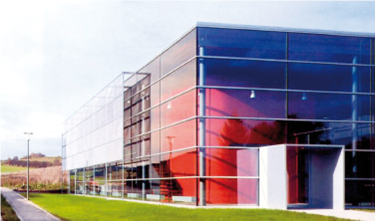 Industrial building with a glazed fa&#231;ade. Bauen mit Stahl e.V.