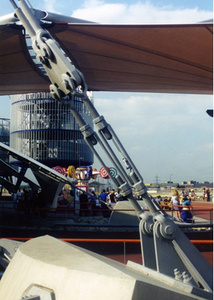 Various forms of tie rods and coupler systems on the O2 Arena