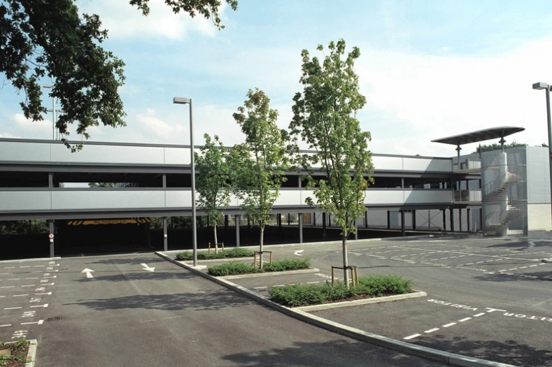 Single deck, flat plate car park with an internal ramp – GreenPark, Reading&lt;Br&gt;&#39;&#39;(Image courtesy of Bourne Parking Ltd.)&#39;&#39;