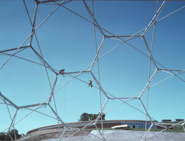 Hot dip galvanized structural steelwork.&lt;br/&gt;The Eden Project, Cornwall.&lt;br/&gt;&#39;&#39;(Image Courtesy of The Galvanizers Association)&#39;&#39;