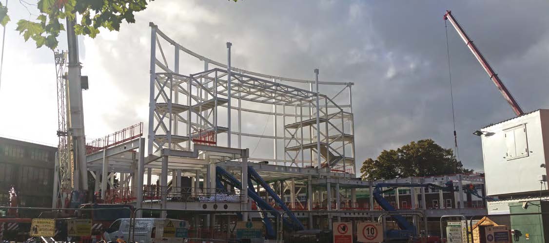 The steel erection programme progressed in a circular manner around the site