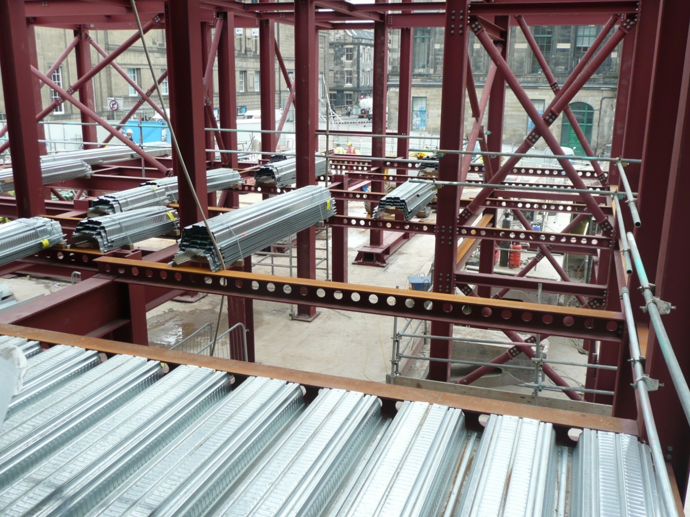 The [https://www.kloecknermetalsuk.com/westok/products/ultra-shallow-floor-beam/ USFB] system with deep decking&lt;br&gt;&#39;&#39;(Image courtesy of Kloeckner Metals UK Westok)&#39;&#39;